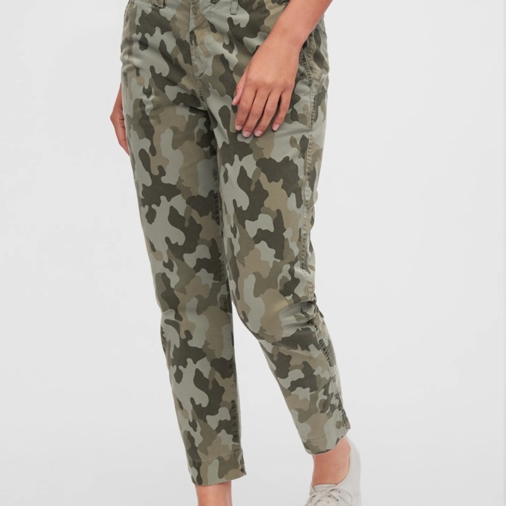 Gap Chamo Straight Leg Khakis